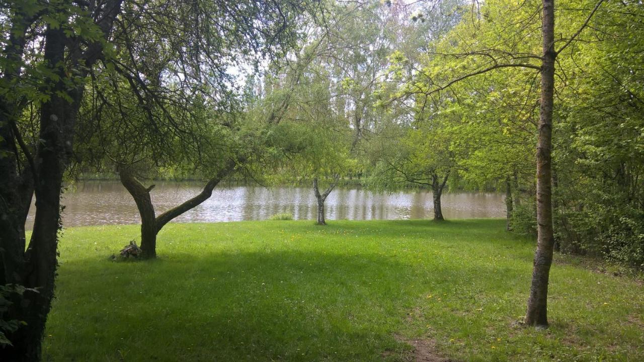 Gite Des Etangs De Beaulieu Le Plessis-Dorin Exterior foto